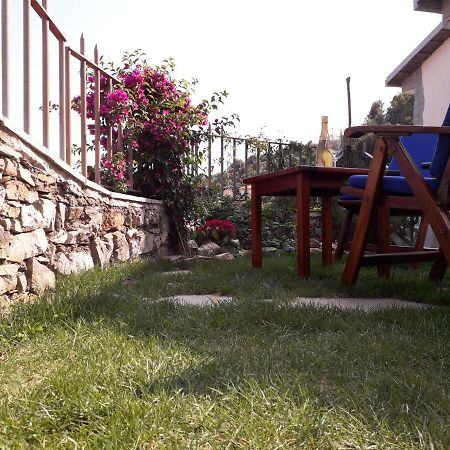 Il Porto Di Benny Bed & Breakfast อาลัสซิโอ ภายนอก รูปภาพ